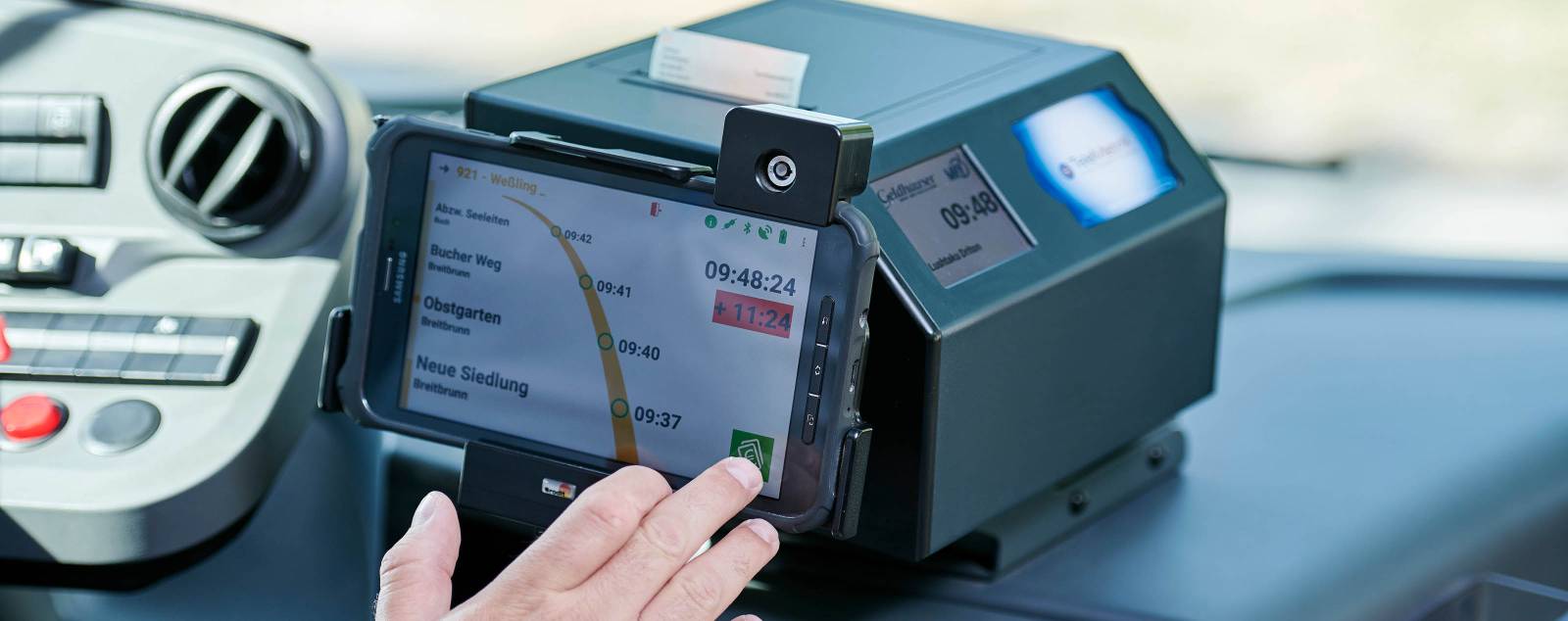Android Tablet Bordrechner, GPS-Ortung, Fahrernavigation, Fahrgastzählung und exakte Fahrplanlage | BusMATRIK
