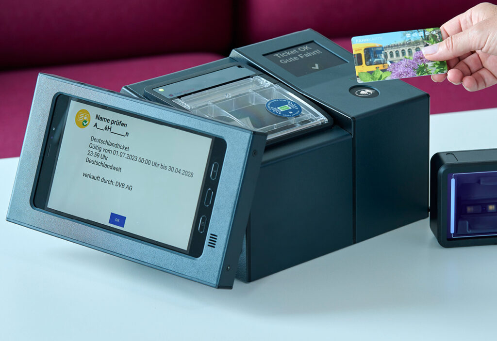 AboMATRIK, Karten ausstellen, Ersatz und Sperre, Berechtigungsnachweise verwalten, Abo Status in Echtzeit prüfen, Kontrolle über Leser oder App, Protokolle für Revision. 